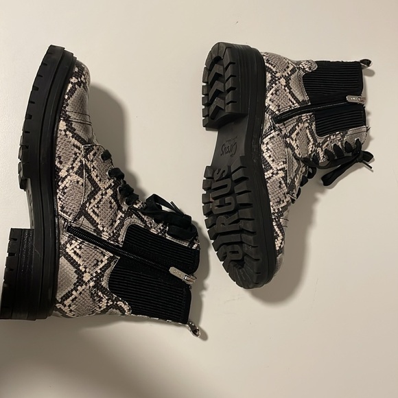 Circus by Sam Edelman Giovanny black lace up snakeskin combat boots sz 7.5 - Picture 4 of 8